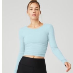 ALO Yoga Gather long sleeve shirt, chalk blue, M can fit S
